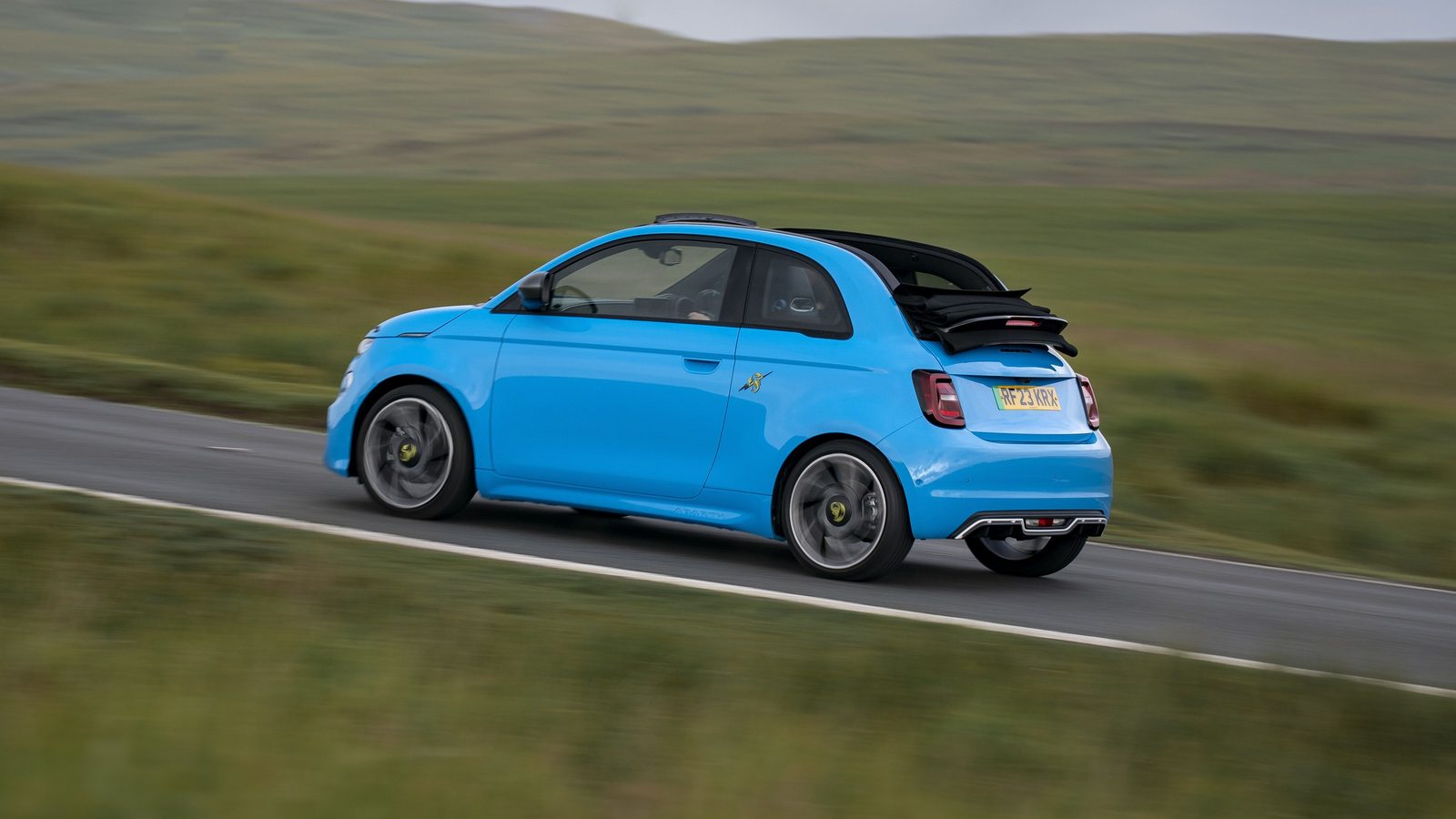 Abarth 500e 2023 - exterior, rear three-quarter view