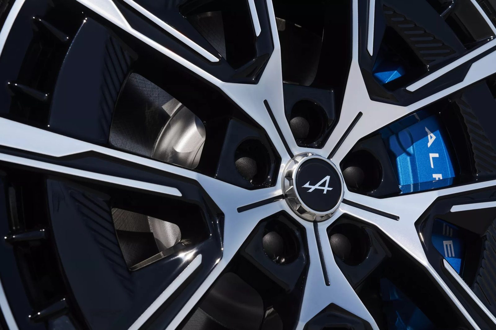 Alpine A390 2025 - exterior, wheel detail, Global / official market