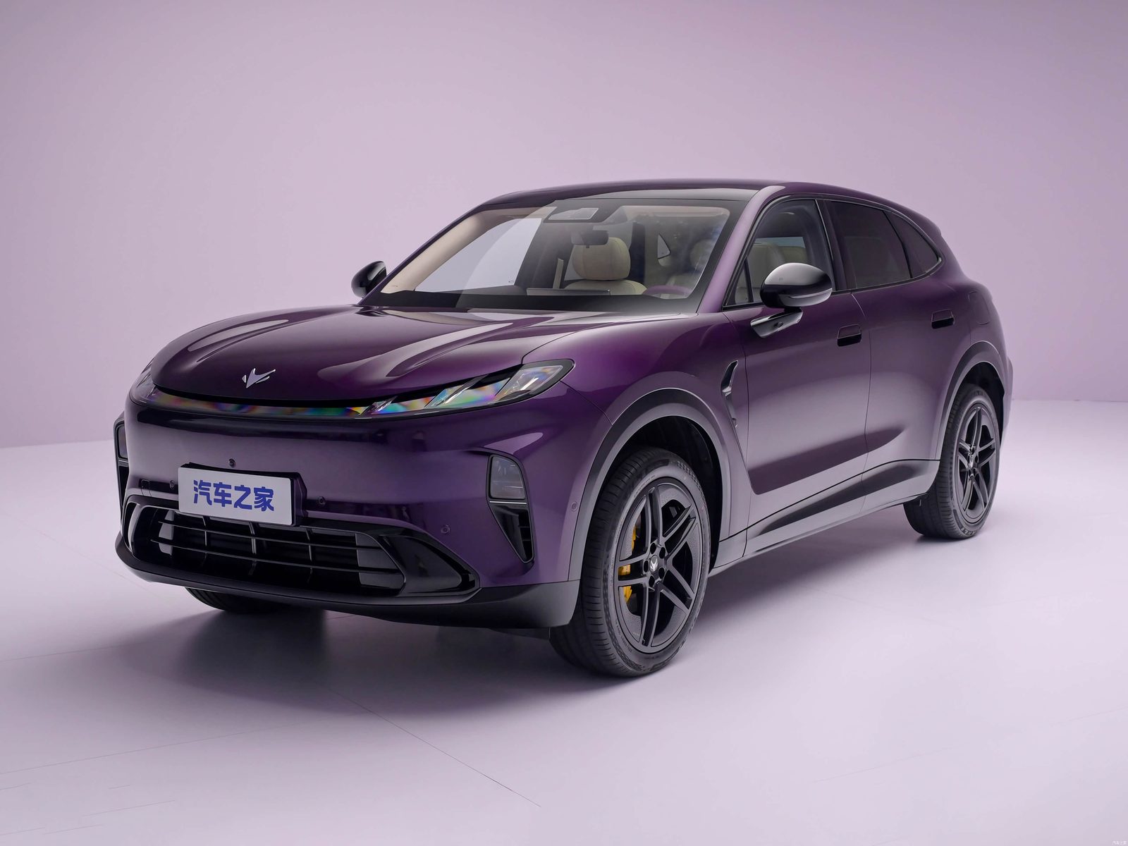 Arcfox Alpha T7 EV / EREV 2026 - exterior, front three quarter studio, China announcement market