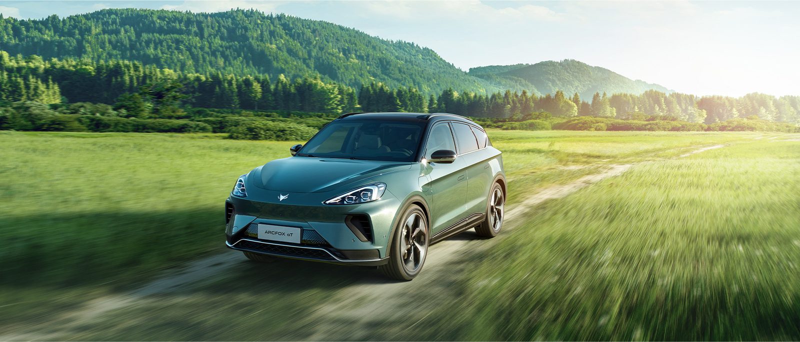 Arcfox Alpha T 2025 - exterior, front 3q road, China market