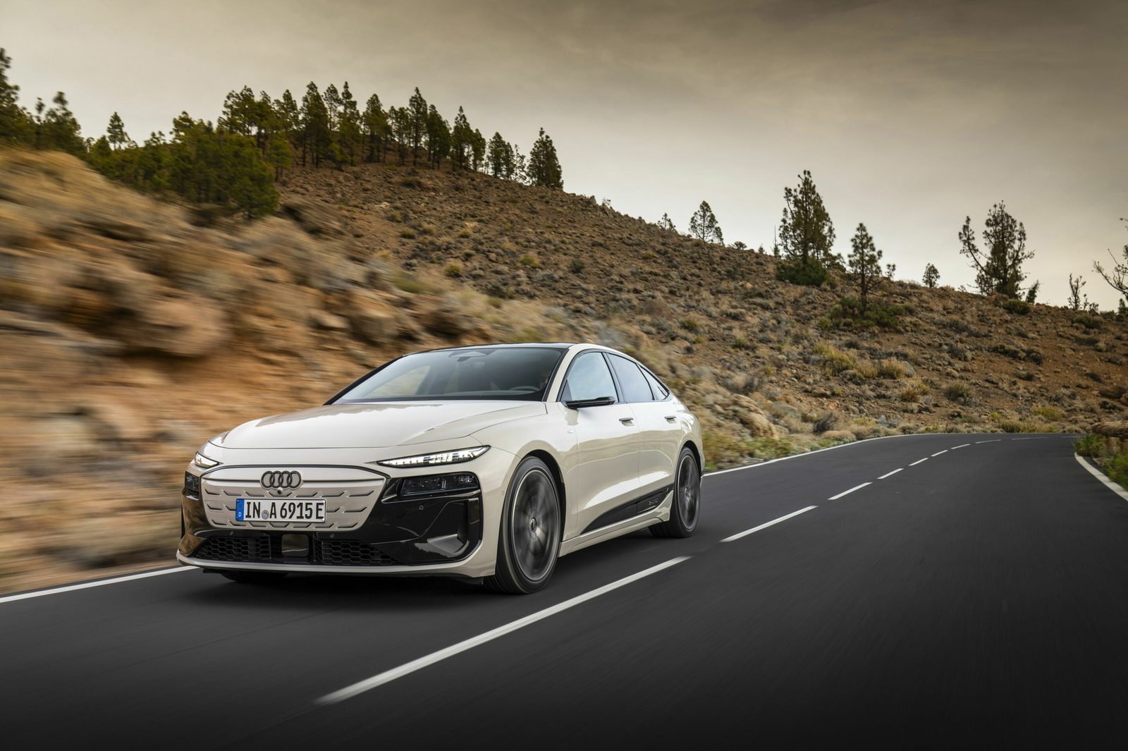 Audi A6 Sportback e-tron 2024 - exterior, front 3q dynamic, Global / EV Query only market