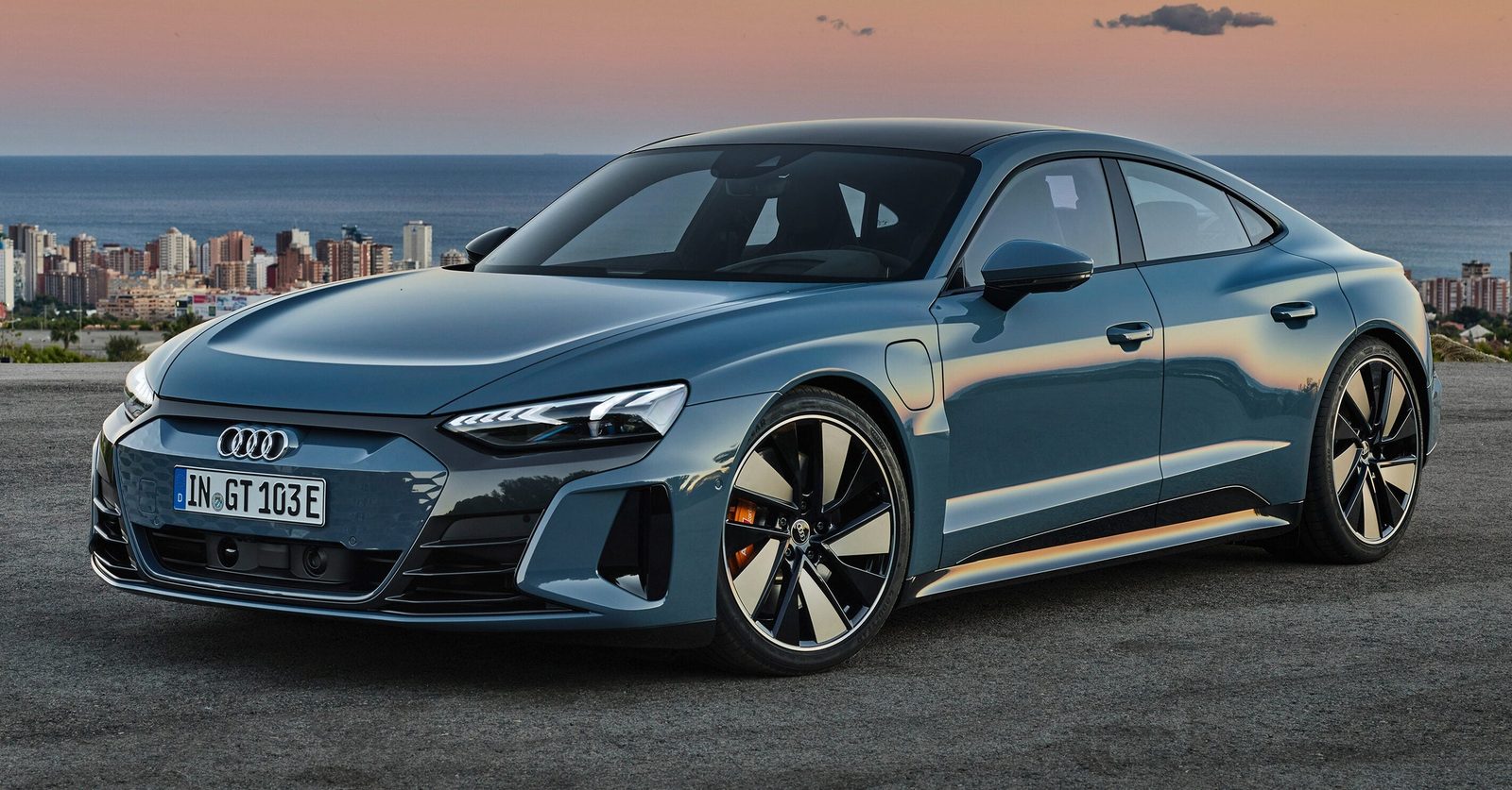Audi e-tron GT Global 2021 — экстерьер, вид сзади 3/4, рынок Global / EV Query only
