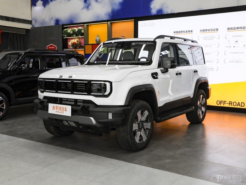 BAIC / Beijing BJ40e EREV 2025 - exterior, front three-quarter view