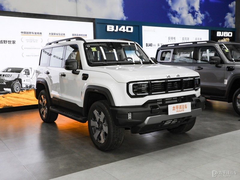 BAIC / Beijing BJ40e EREV 2025 - exterior, front three quarter alt