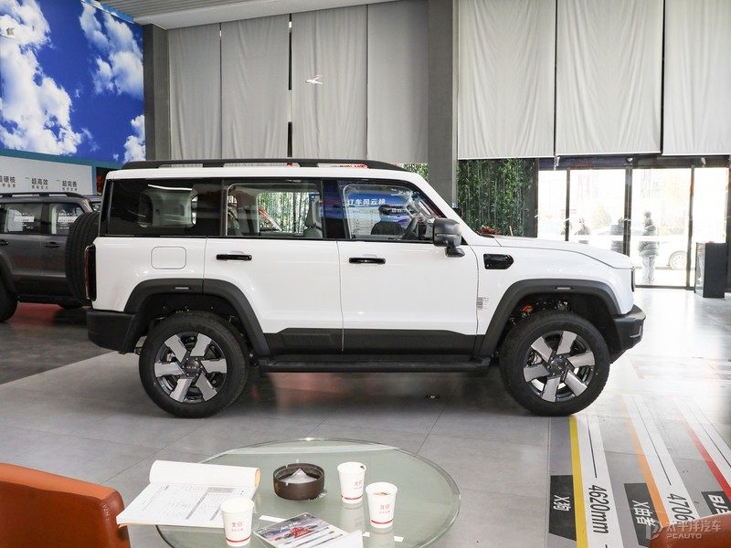 BAIC / Beijing BJ40e EREV 2025 - exterior, side view