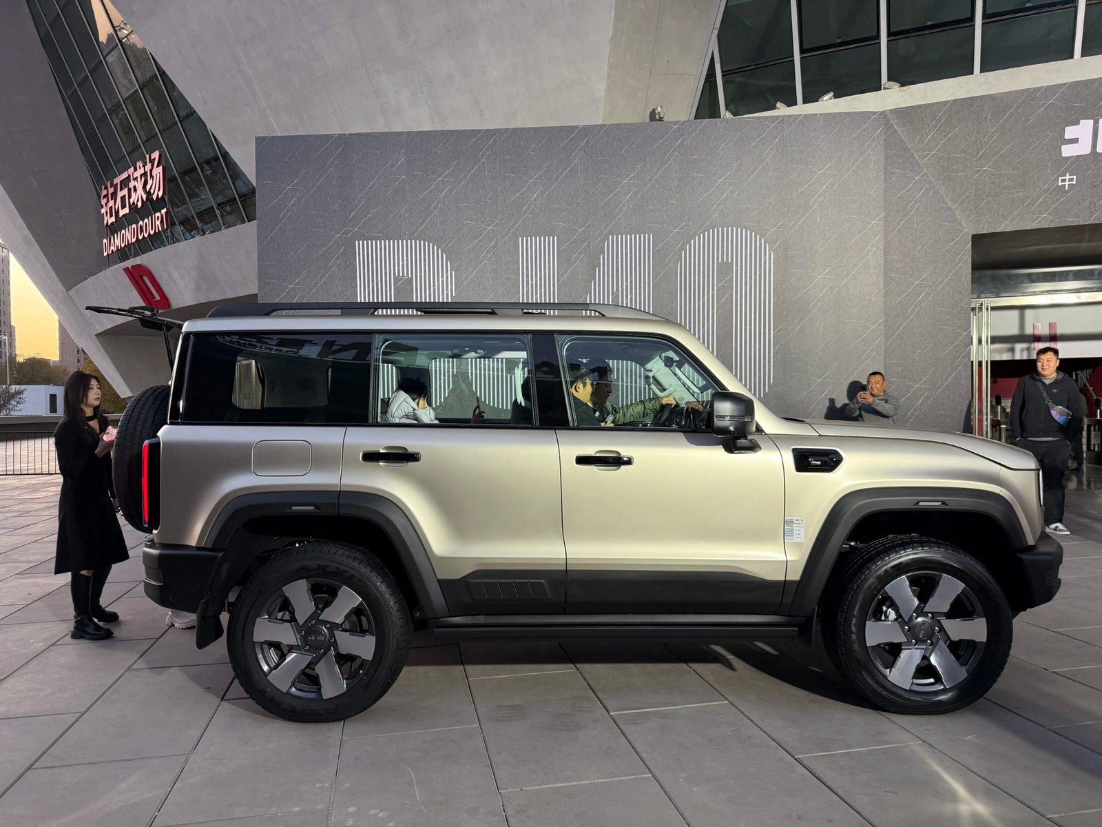 BAIC / Beijing BJ40e EREV 2025 - exterior, side view