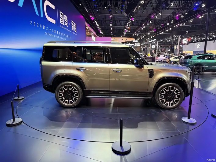 BAIC / Beijing Xingtan 5X EV / PHEV 2026 - exterior, side profile show, China 2026 debut / MIIT EV and PHEV reference market