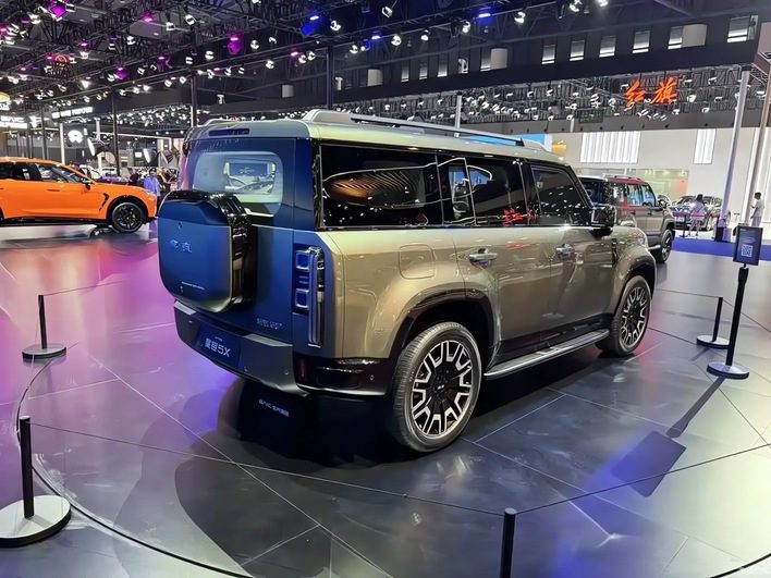 BAIC / Beijing Xingtan 5X EV / PHEV 2026 - exterior, rear three quarter show, China 2026 debut / MIIT EV and PHEV reference market