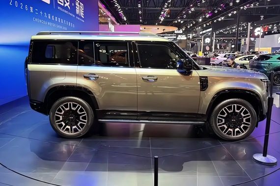 BAIC / Beijing Xingtan 5X EV / PHEV 2026 - exterior, side body detail, China 2026 debut / MIIT EV and PHEV reference market