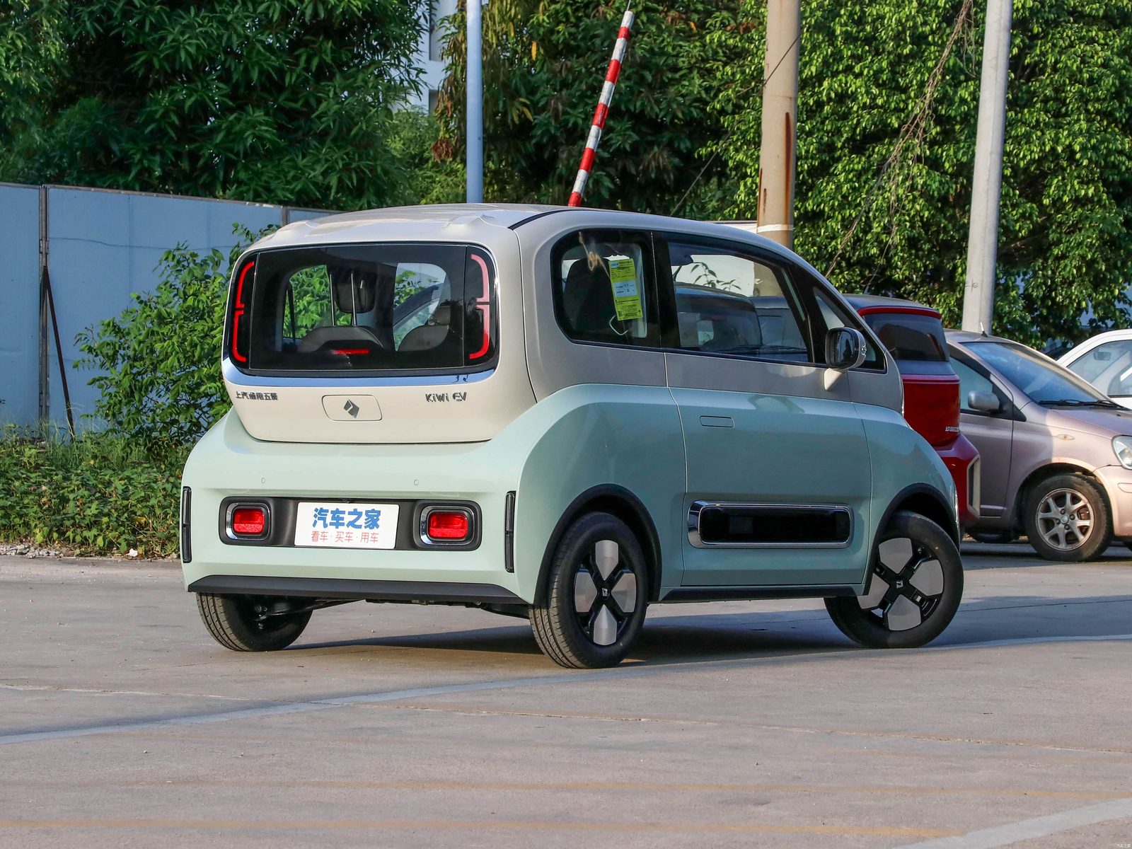 Baojun KiWi EV 2021 - exterior, rear 3q alt, China / import market