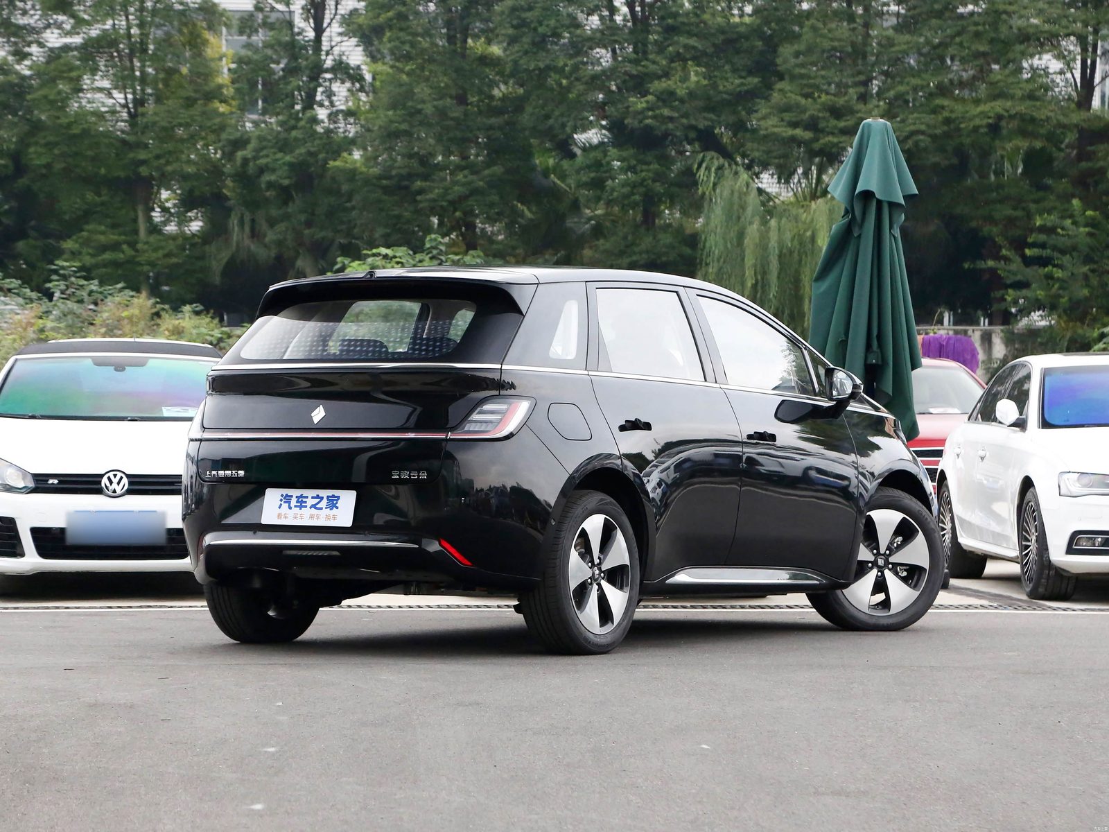 Baojun Yunduo / Cloud EV 2023 - exterior, rear 3q alt, China / export Cloud EV market