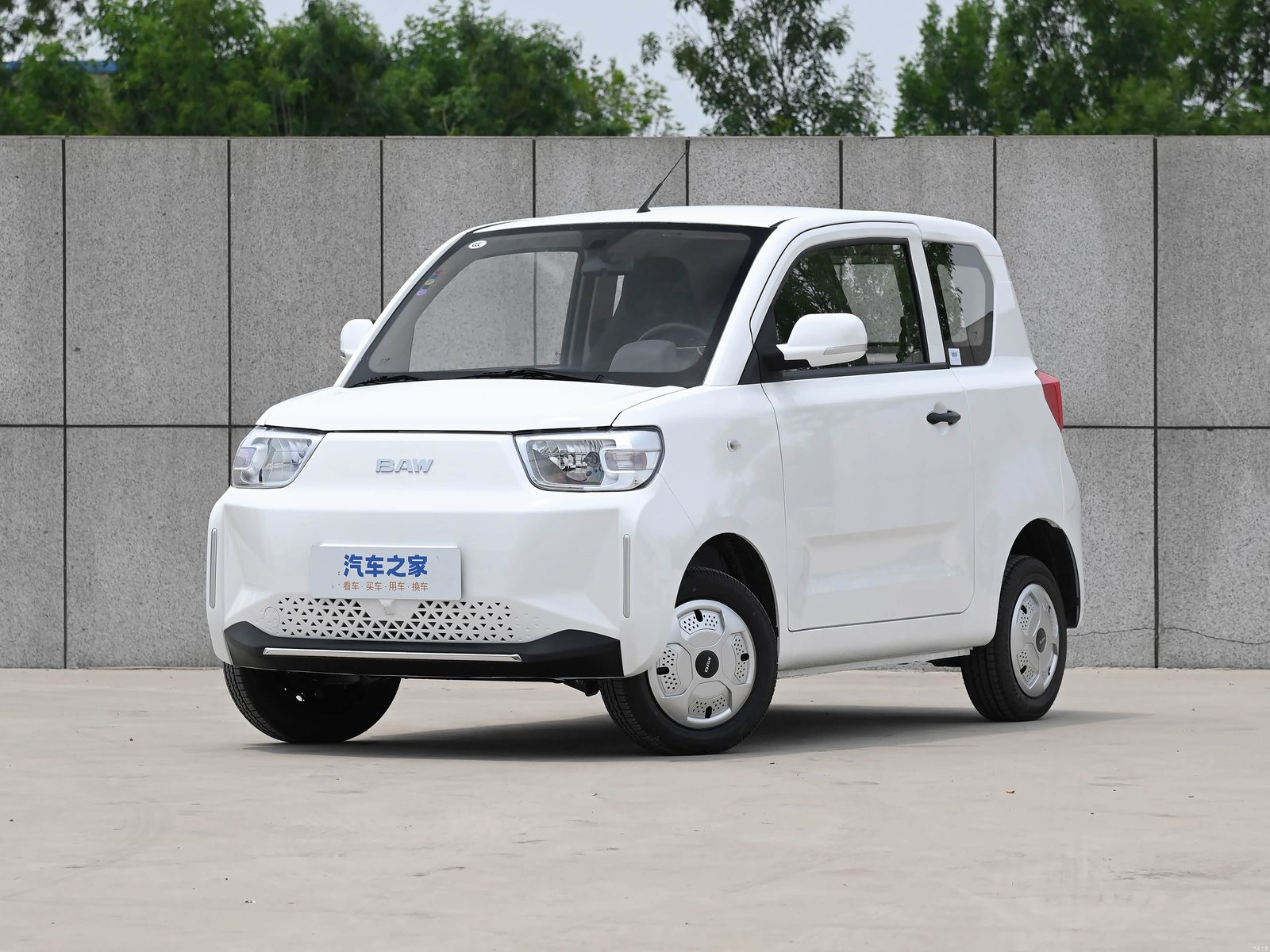 BAW Yuanbao 2022 - exterior, front 3q color alt, China market