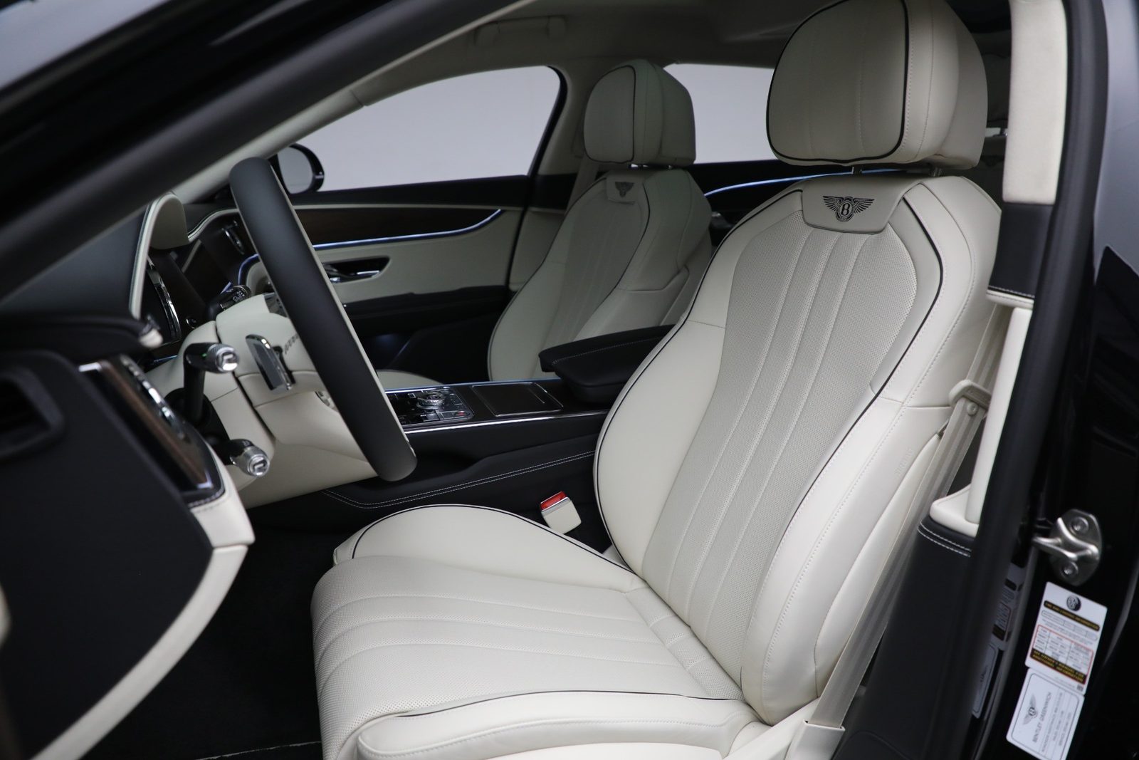 Bentley Flying Spur Hybrid 2021 — интерьер, rear cabin, рынок Global / EV Query only