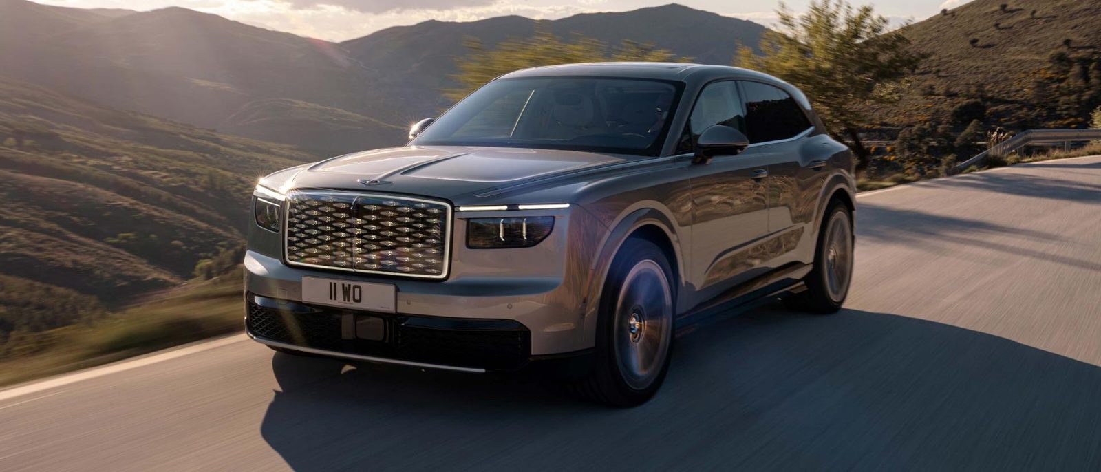 Bentley Torcal 2027 - main model photo, exterior, front three quarter driving