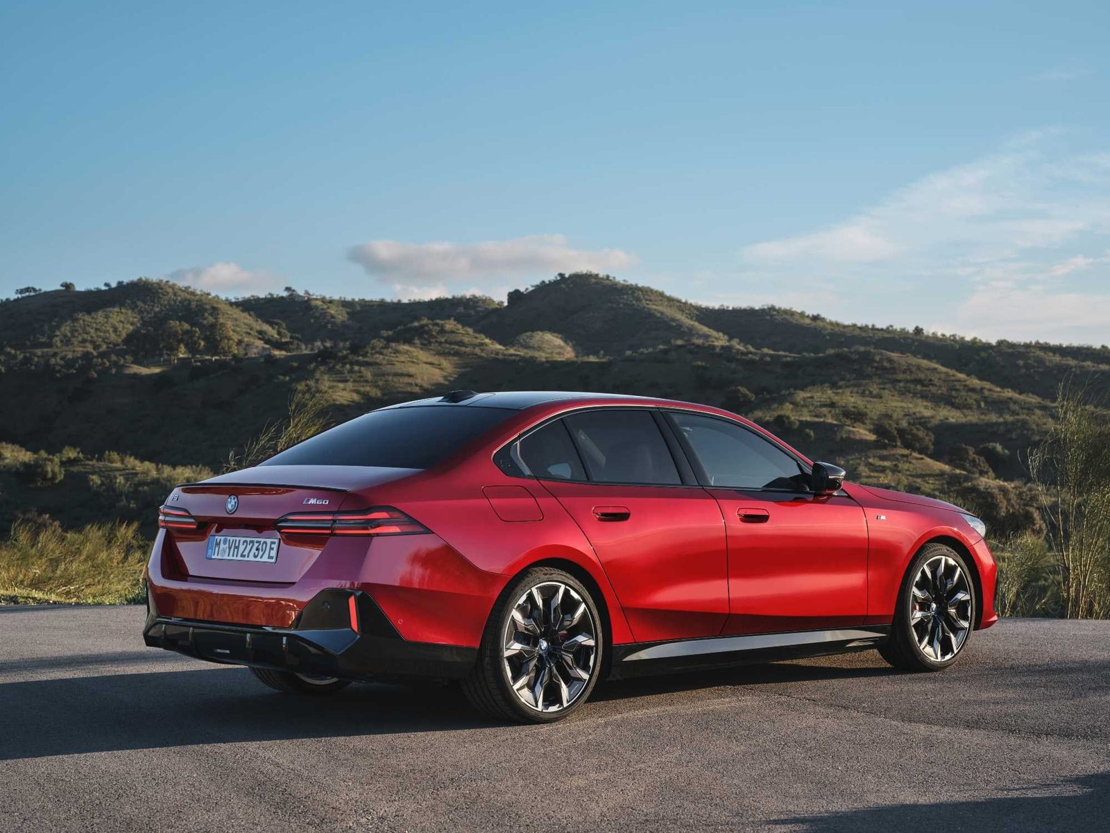 BMW i5 M60 xDrive Import China 2023 - exterior, rear three-quarter view, Global market