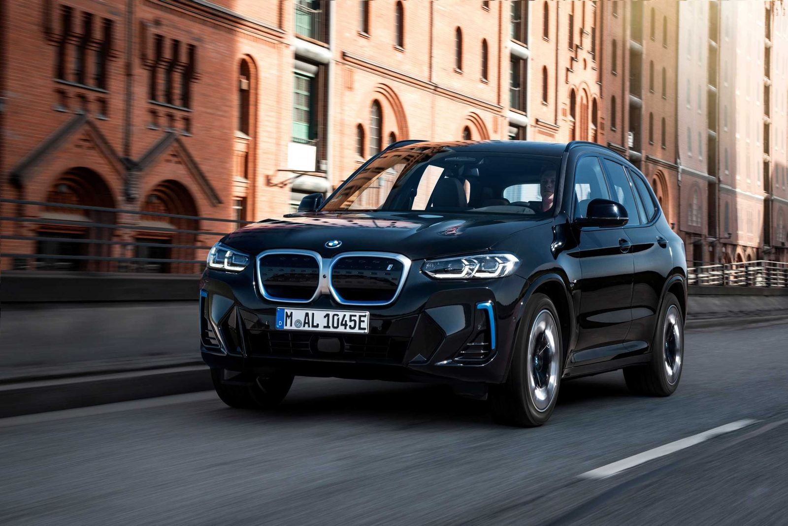 BMW iX3 China 2021 - exterior, front three-quarter view, Global market