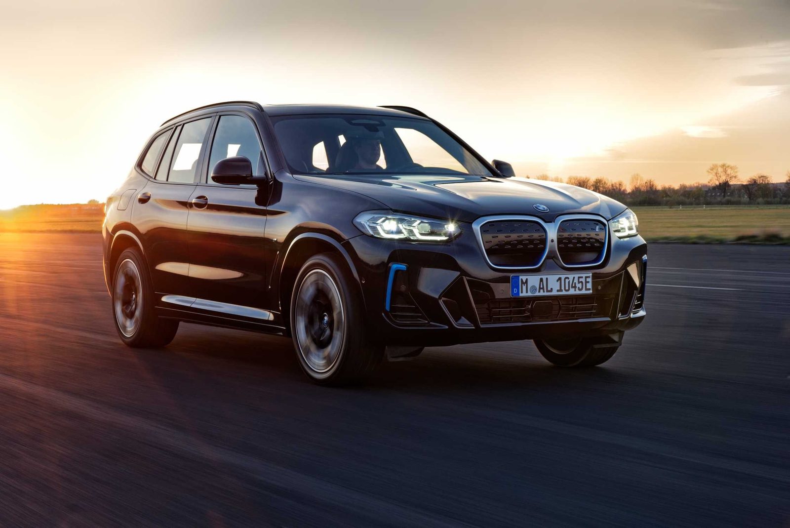 BMW iX3 China 2021 - exterior, front three-quarter view, Global market