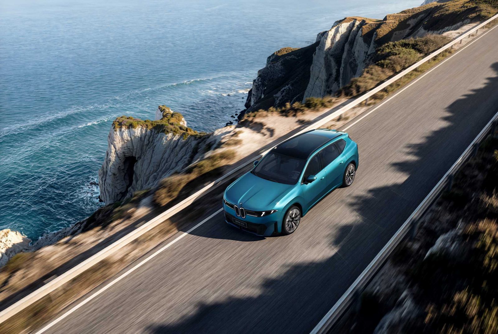 BMW iX3 Neue Klasse LWB 2026 - exterior, aerial front 3q motion, China market