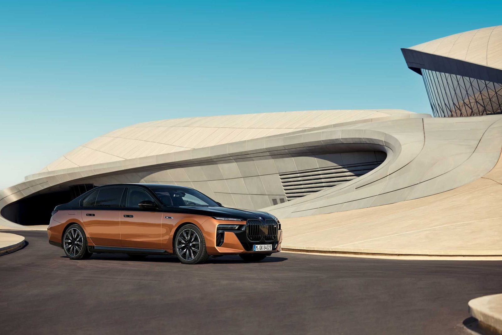 BMW i7 Global 2023 - exterior, side view, Global market