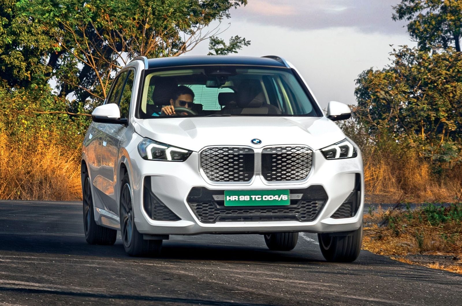 BMW iX1 Global 2022 - exterior, front 3q charging, Global reference market
