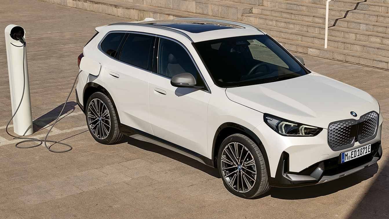 BMW iX1 Global 2022 - exterior, aerial charging, Global reference market