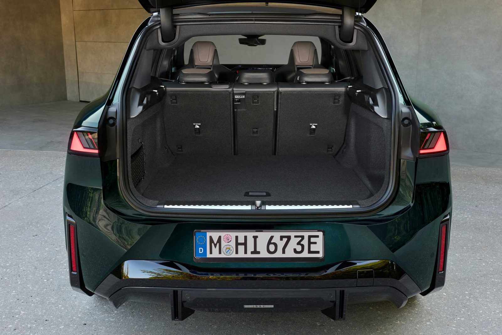 BMW iX3 M60 xDrive Global 2027 - interior, cargo area, global NA5 M60 market