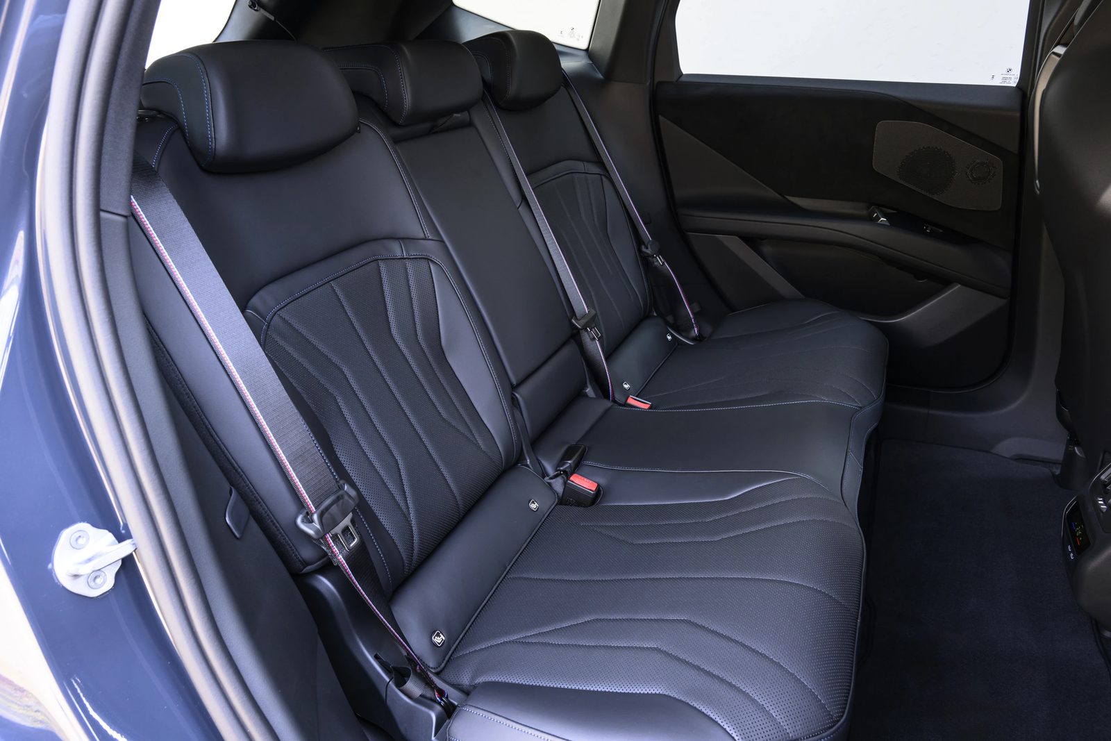 BMW iX3 Neue Klasse Global 2026 - interior, rear seats, Europe NA5 50 xDrive market