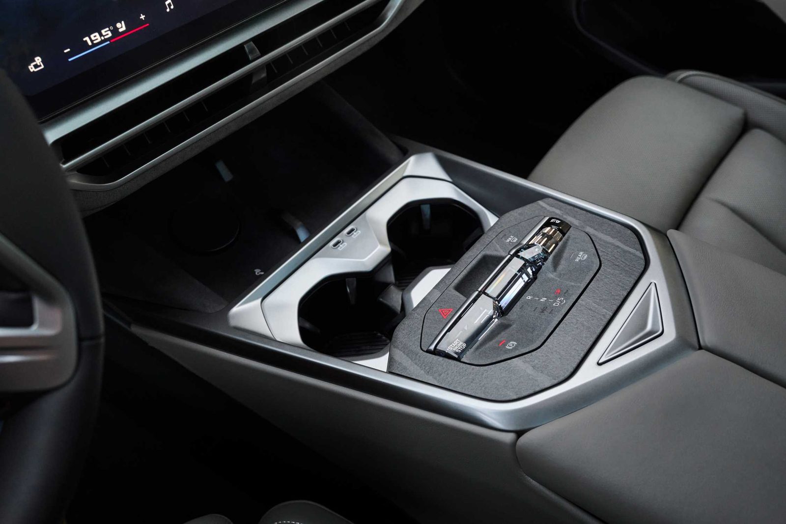 BMW X5 PHEV G65 2027 - interior, center console, EU G65 M60e reference market