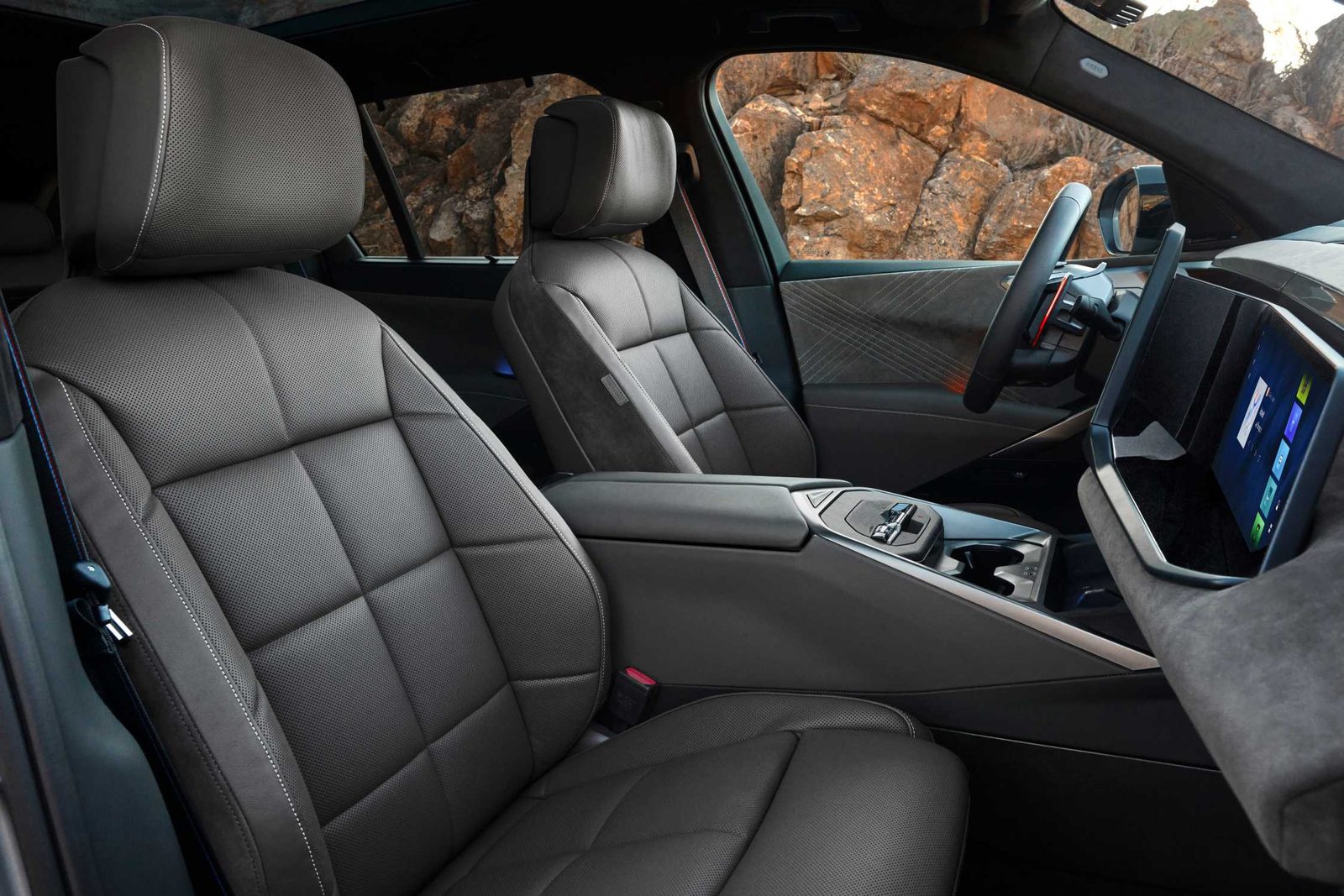 BMW X5 PHEV G65 2027 - interior, front seats, EU G65 M60e reference market