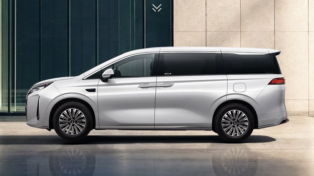 BYD Linghui M9 2026 - exterior, side profile, China launched / commercial mobility market