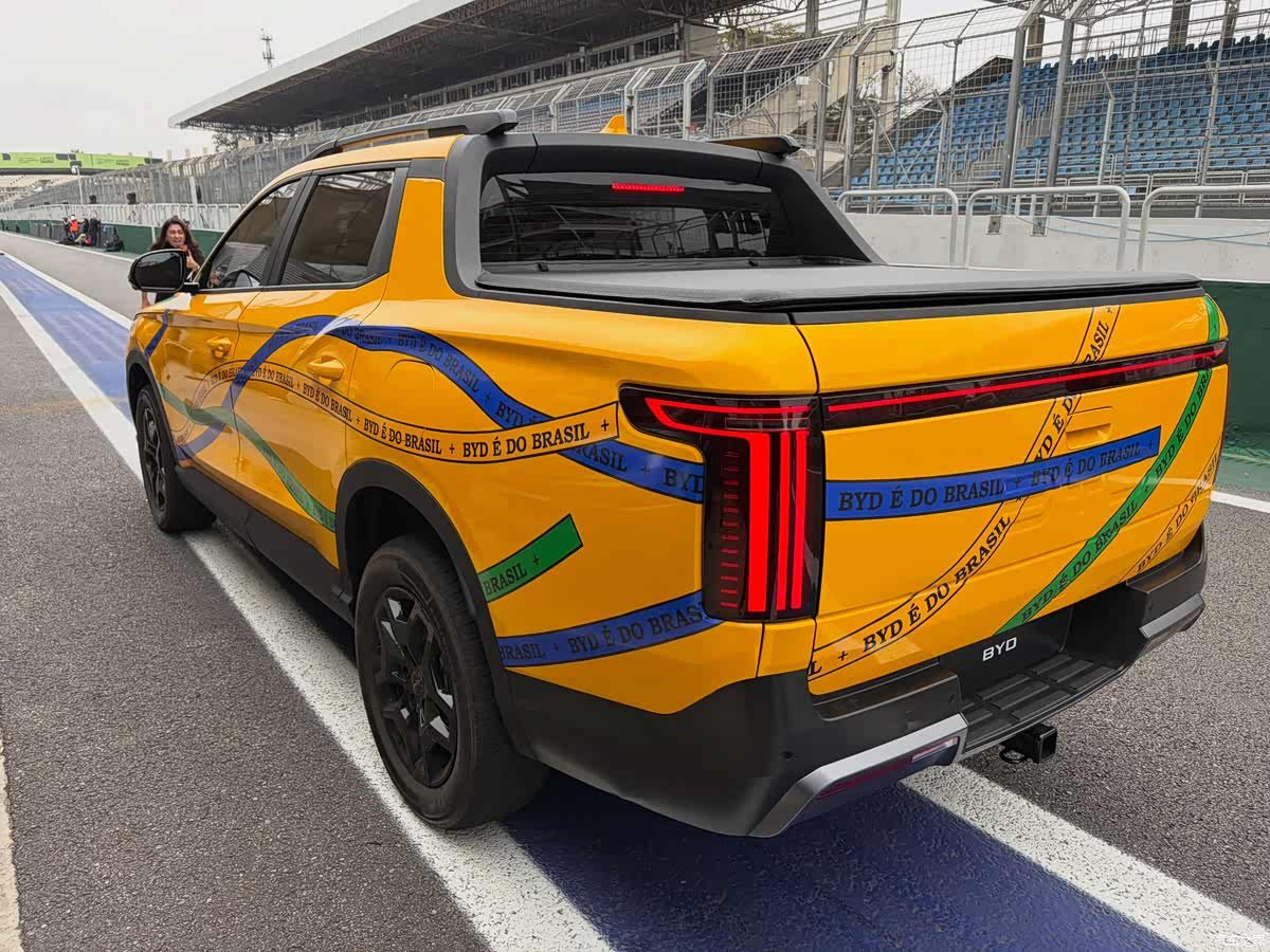BYD Mako PHEV 2026 - main model photo, exterior, rear three-quarter view, Brazil reveal market