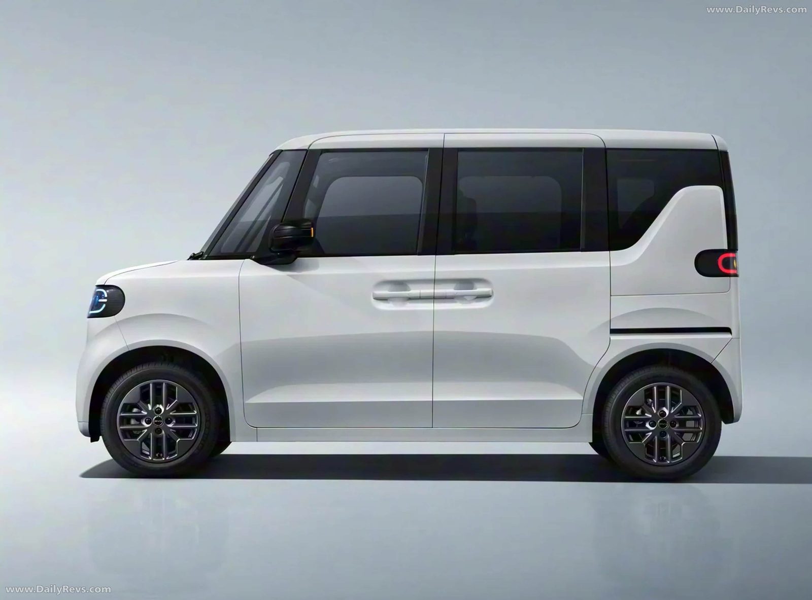 BYD Racco EV 2026 - exterior, front three-quarter view