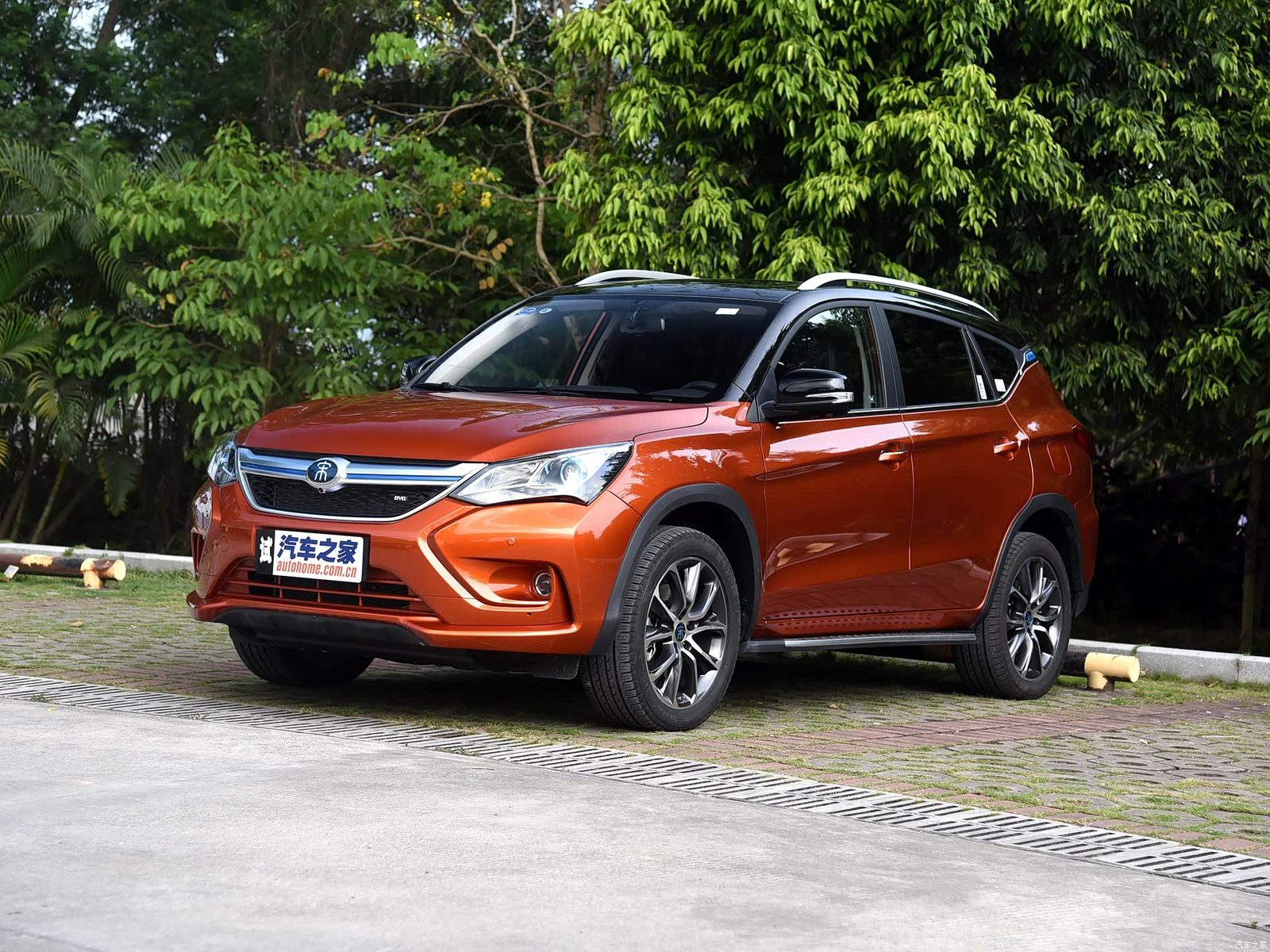 BYD Song First Generation Legacy Reference 2015 - main model photo, exterior, front three-quarter view, China archive exact-specification reference market