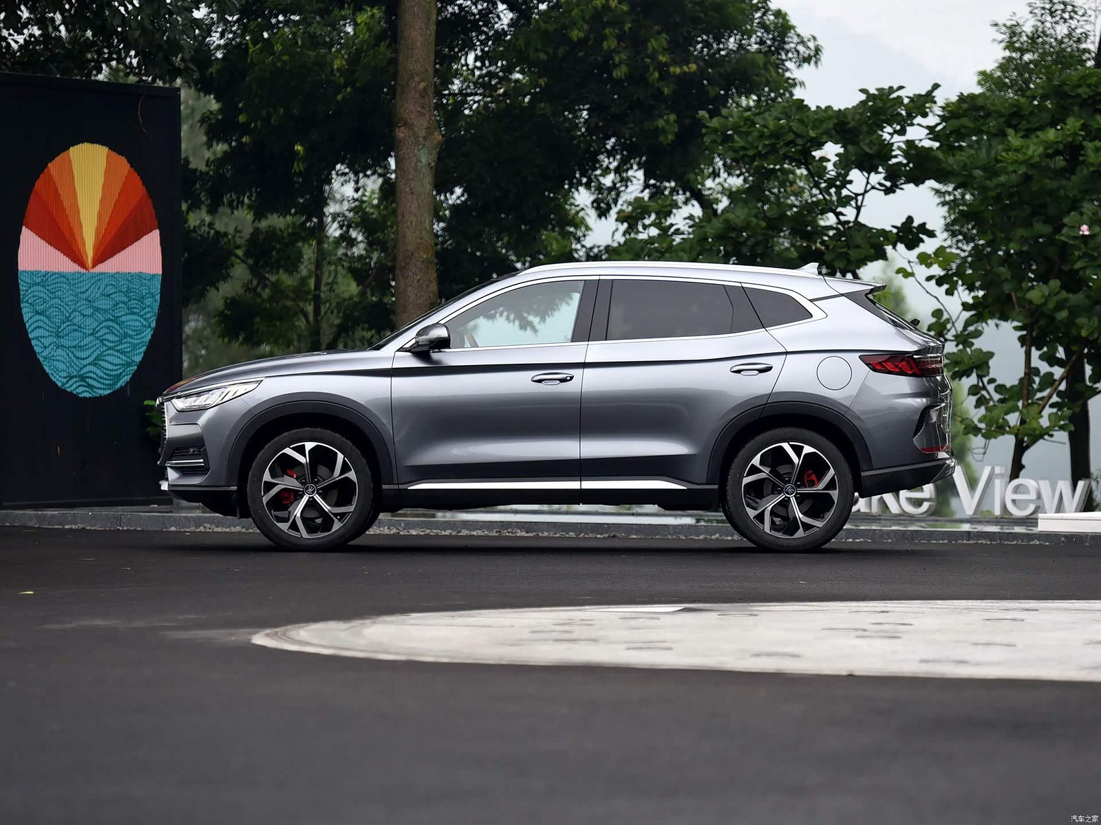 BYD Song Pro / Song Plus Early Legacy Reference 2019 - exterior, side view, China archive exact-specification reference market