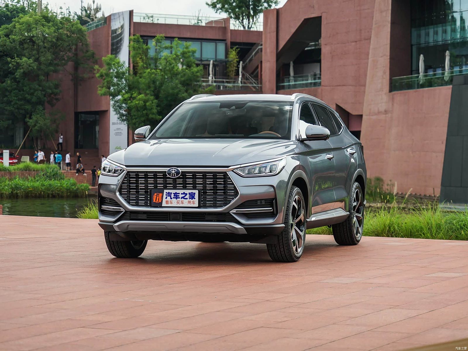 BYD Song Pro / Song Plus Early Legacy Reference 2019 - exterior, alternate color front 3q, China archive exact-specification reference market