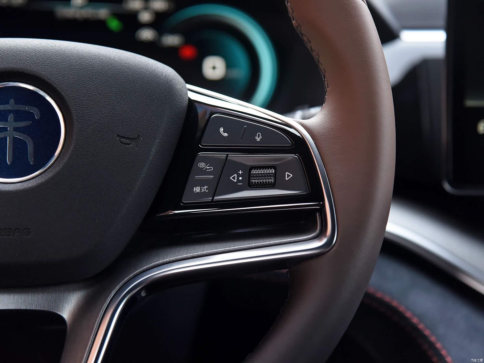 BYD Song Pro / Song Plus Early Legacy Reference 2019 - interior, steering controls left