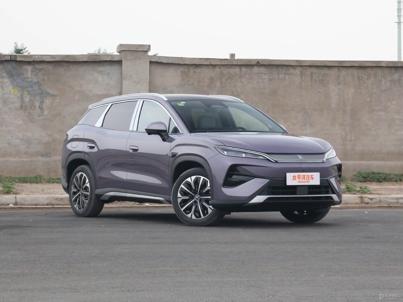 BYD Song Ultra DM-i 2026 - exterior, front three-quarter view, China market