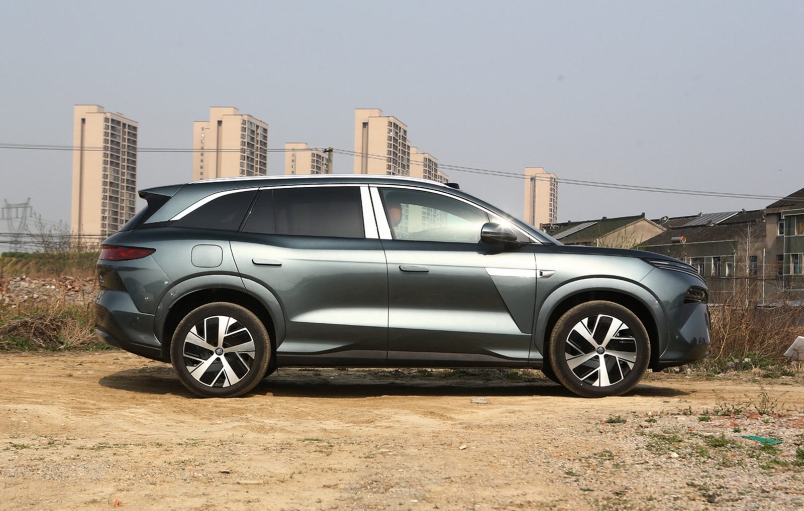 BYD Tang L EV 2025 - exterior, side view, China / import visual reference market