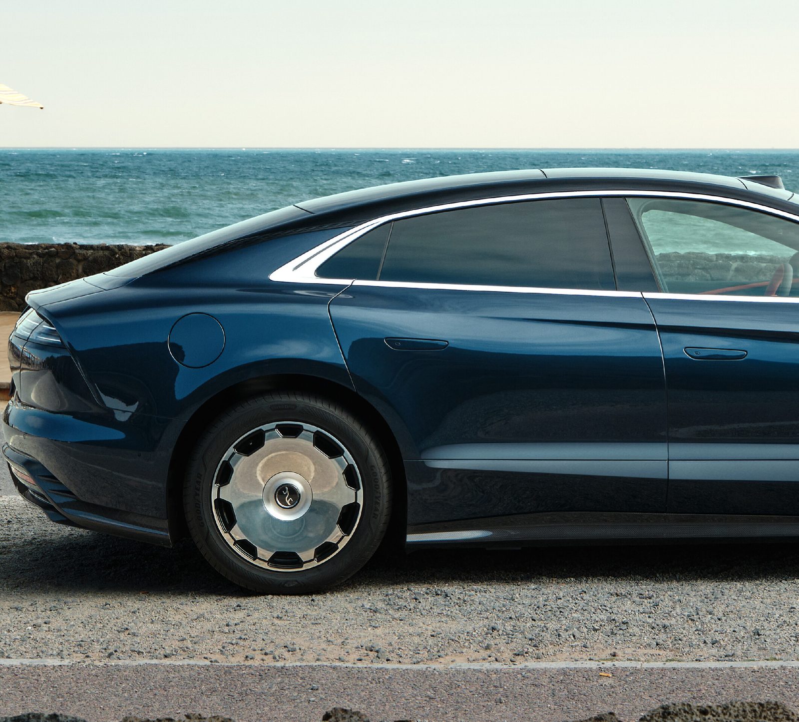 BYD Yangwang U7 EV 2025 - exterior, side view, global market