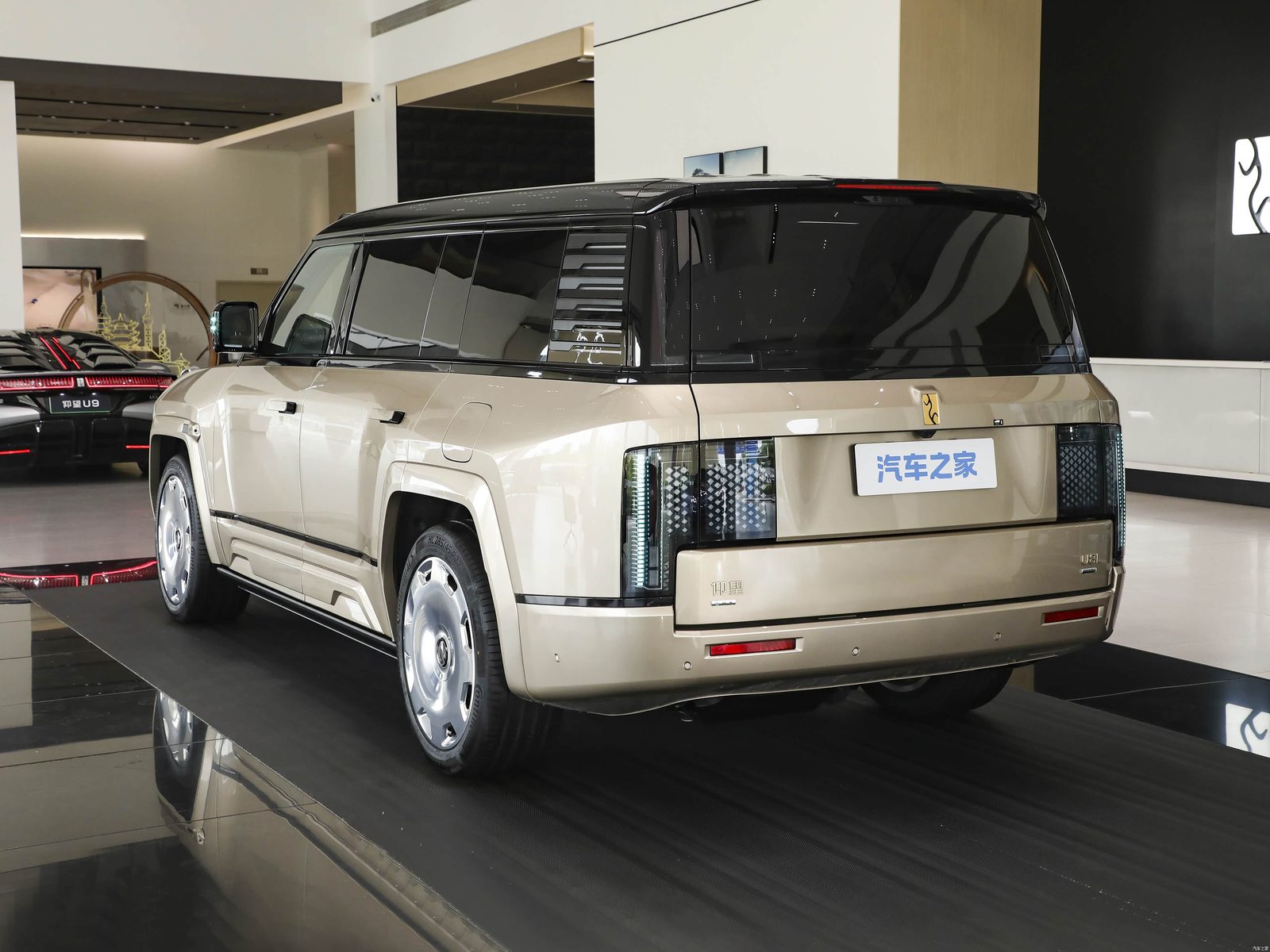 BYD Yangwang U8L 2025 - exterior, rear three-quarter view, China market
