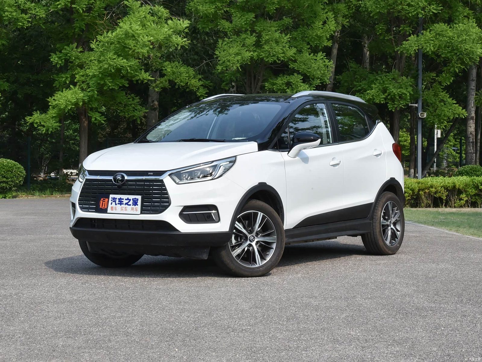 BYD Yuan First Generation Legacy Reference 2016 - main model photo, exterior, front three-quarter view, China archive exact-specification reference market