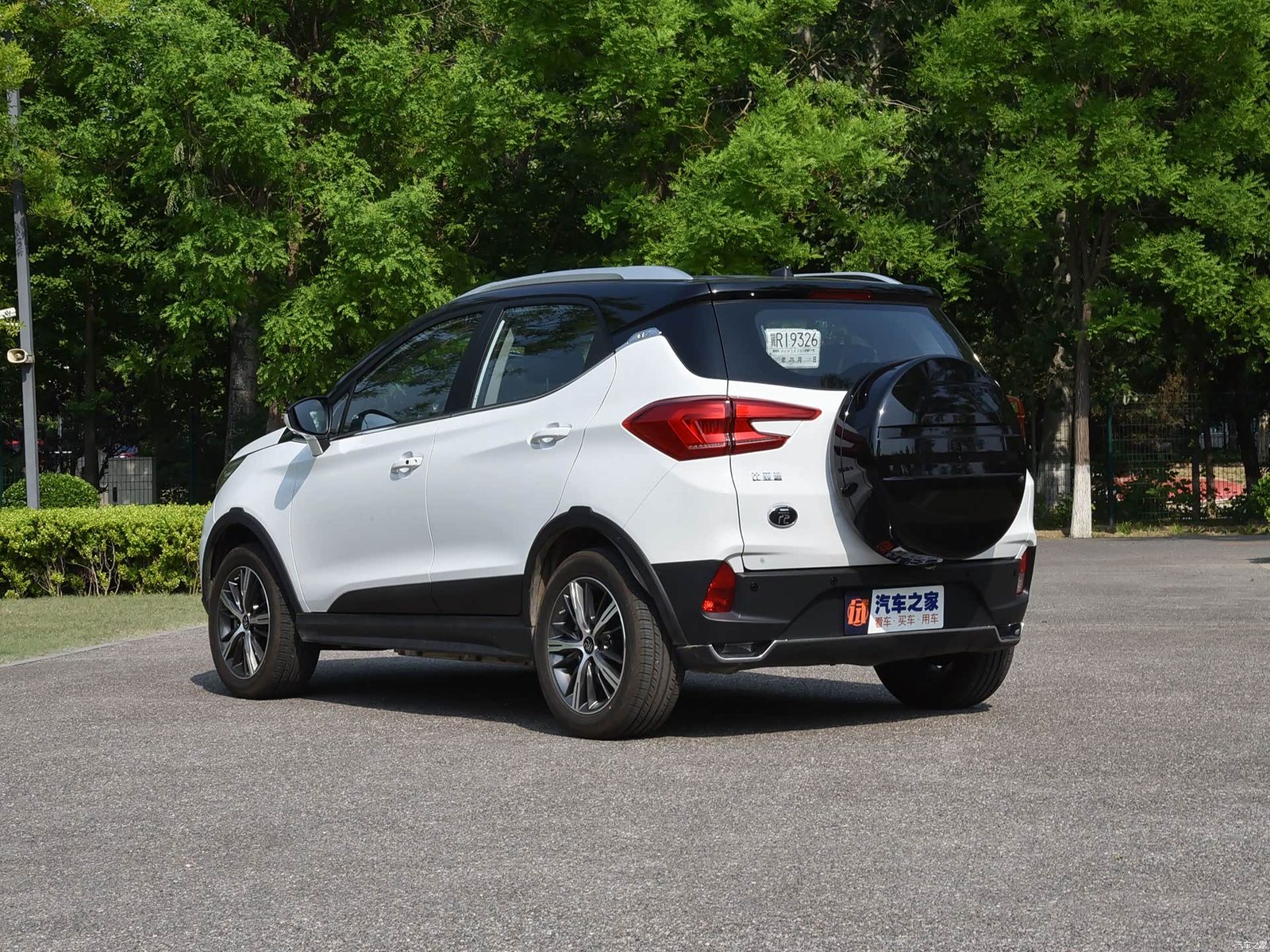 BYD Yuan First Generation Legacy Reference 2016 - exterior, rear three-quarter view, China archive exact-specification reference market