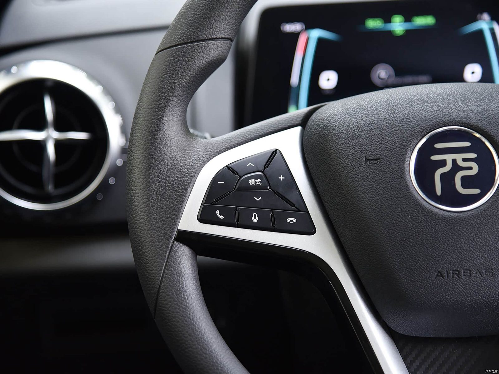 BYD Yuan First Generation Legacy Reference 2016 - interior, steering controls left