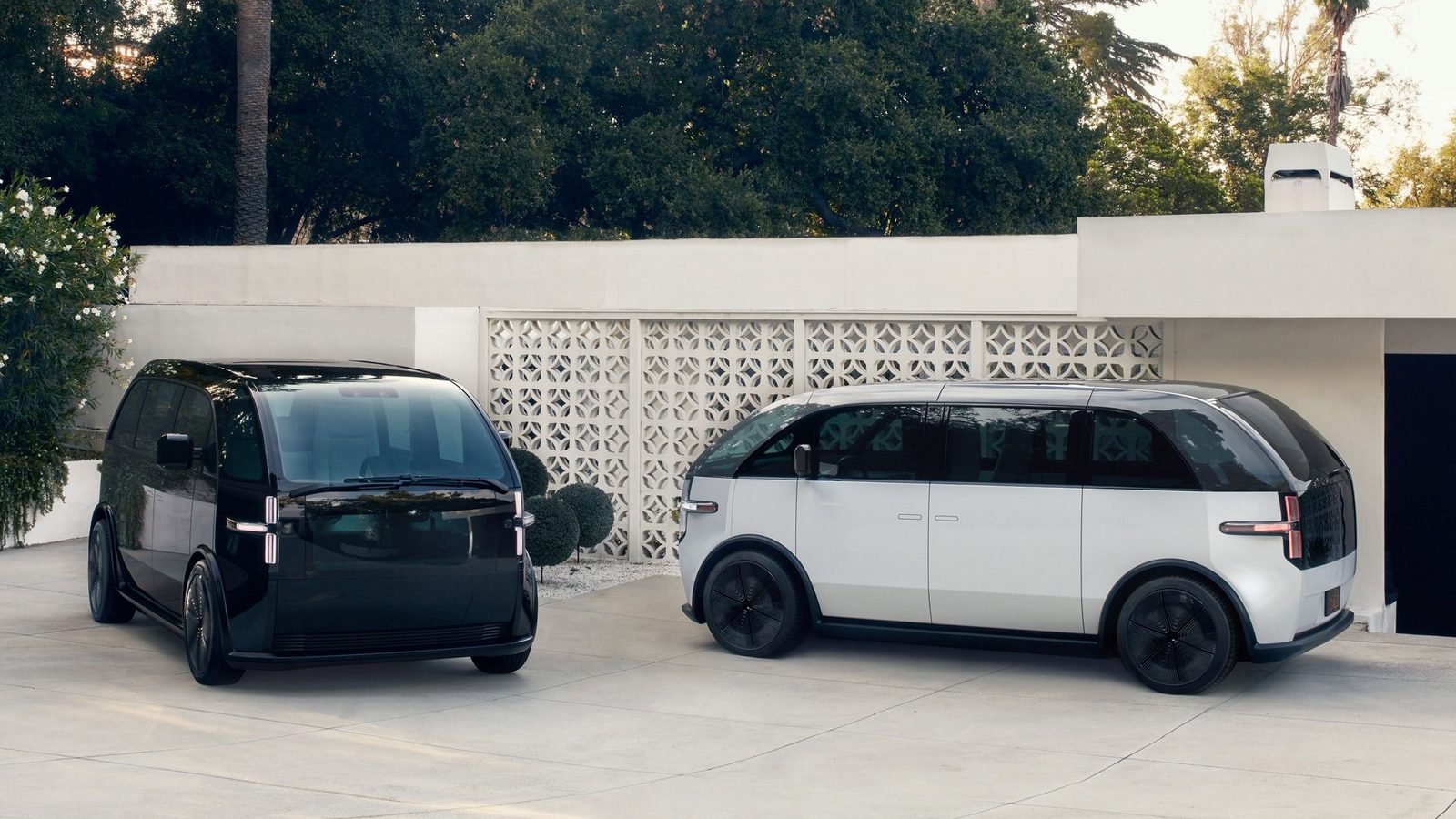 Canoo Lifestyle Vehicle 2022 - exterior, front family comparison, us_archive_reference market