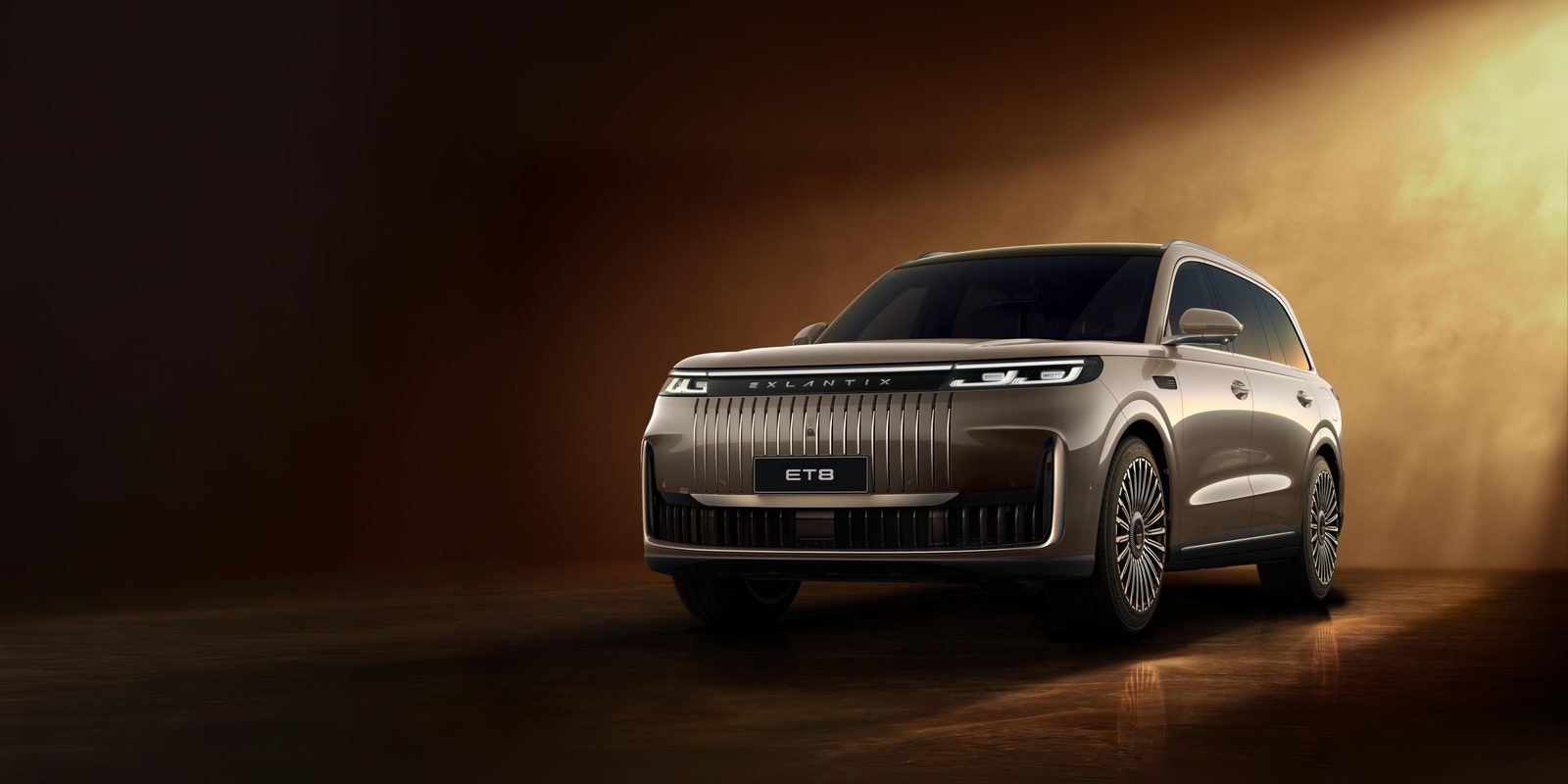 Chery Group ESTEO Exlantix ET8 2026 - exterior, front three quarter silver studio, Russia announced/watchlist market