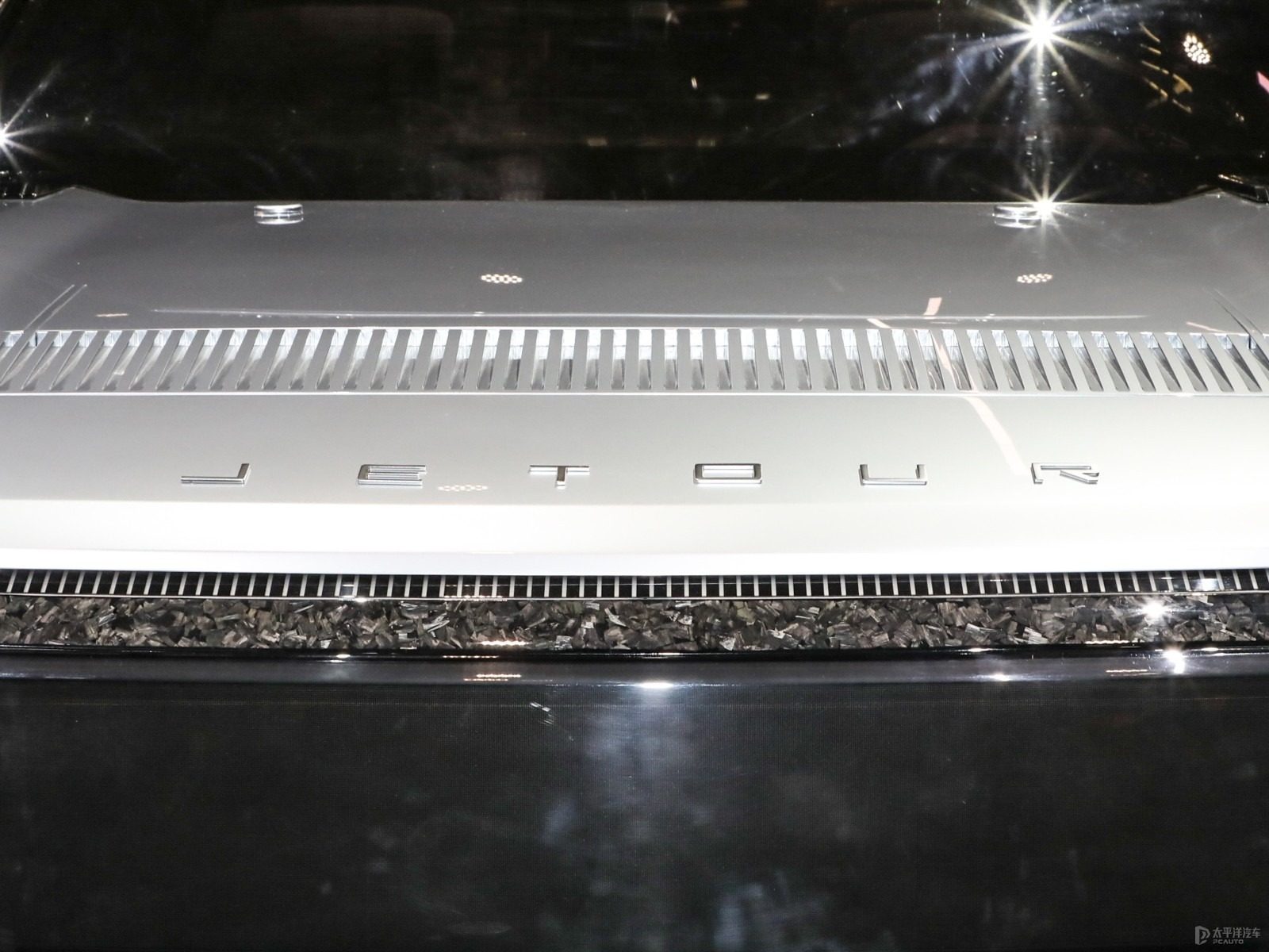 Chery Group Jetour Zongheng F700 PHEV 2026 - exterior, hood detail show floor, China announced/reference market