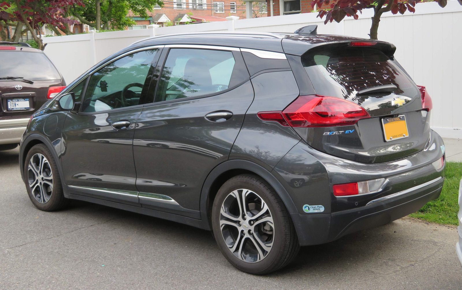 Chevrolet Bolt EV / EUV 2017 - exterior, bolt ev rear 3q, US / EV Query historical reference market