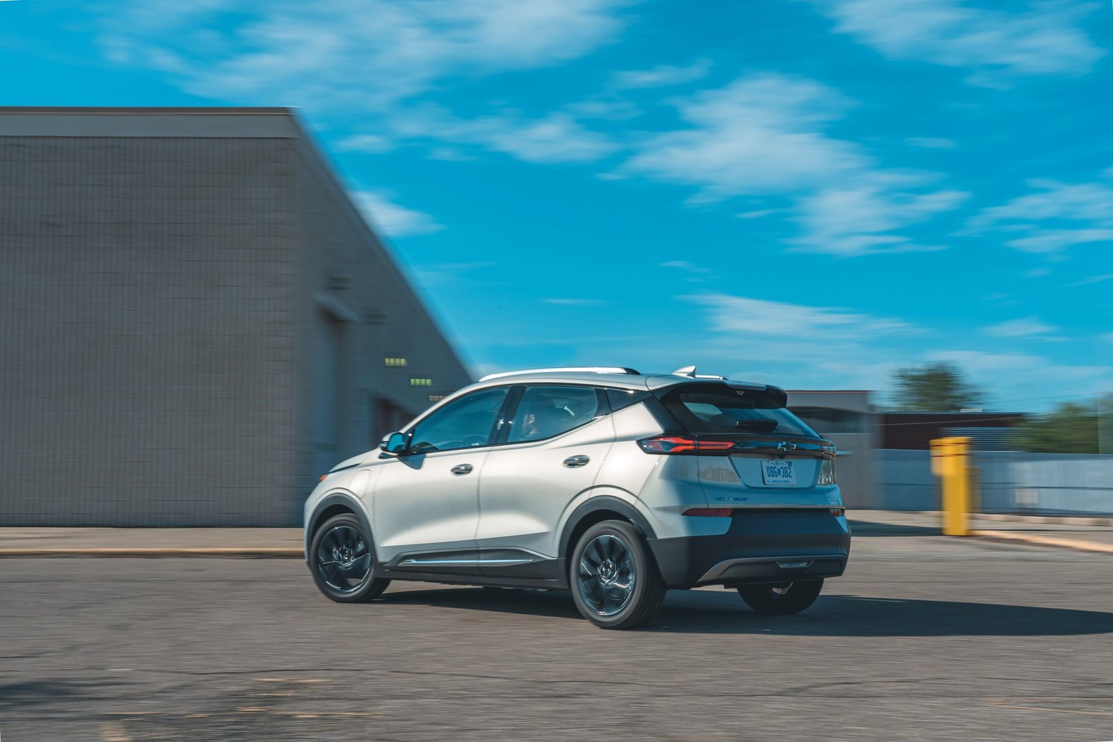 Chevrolet Bolt EV / EUV 2017 - exterior, bolt euv rear 3q, US / EV Query historical reference market
