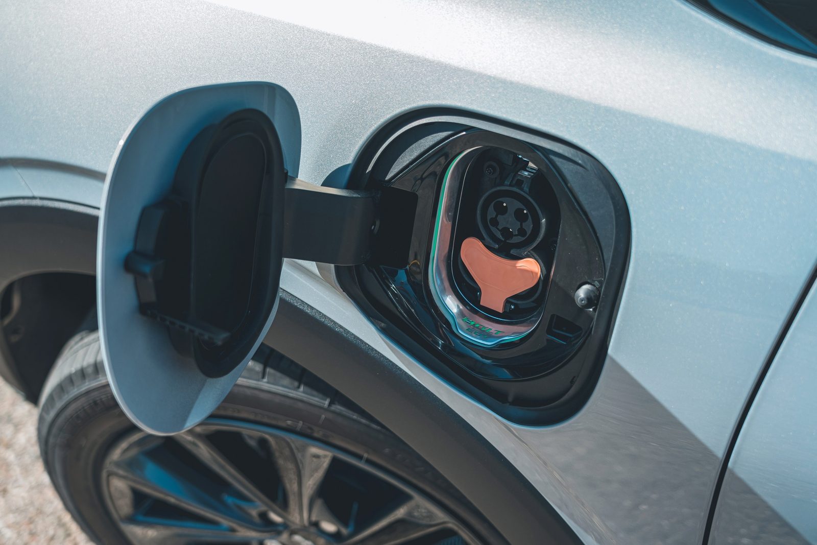 Chevrolet Bolt EV / EUV 2017 - exterior, bolt euv charge port, US / EV Query historical reference market