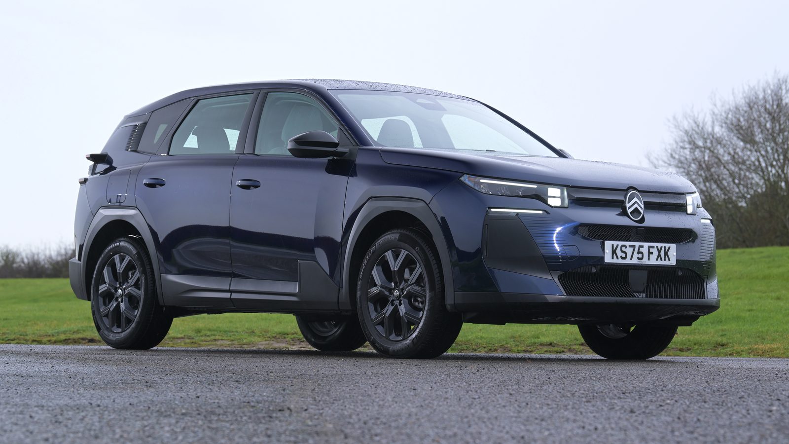 Citroen C5 Aircross Plug-in Hybrid 2025 - exterior, side 3q, Europe market
